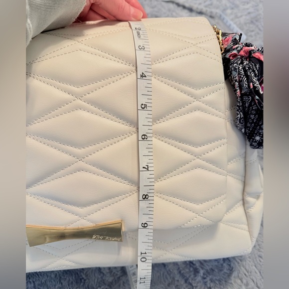 NWT! Betsey Johnson White Quilted Shoulder Bag - Picture 7 of 11